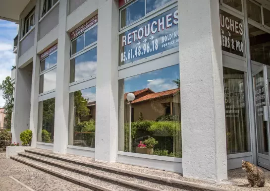 Holding Confection atelier de couture Toulouse entrée du magasin